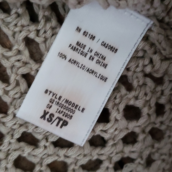 Guess Dolman knit Sweater NWT XSmall - Picture 6 of 8